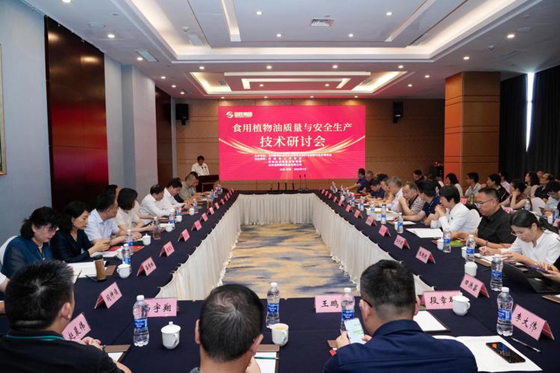 走进双低菜籽油的世界：品质与健康的双重保障
